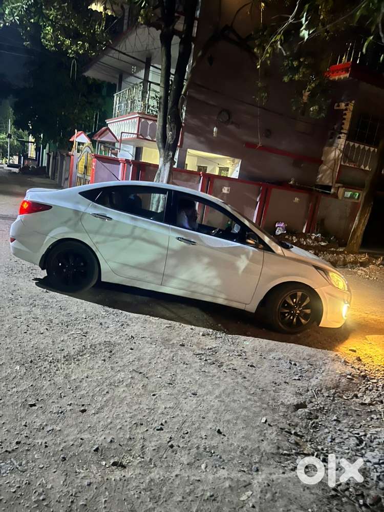 Hyundai Fluidic Verna 2011
