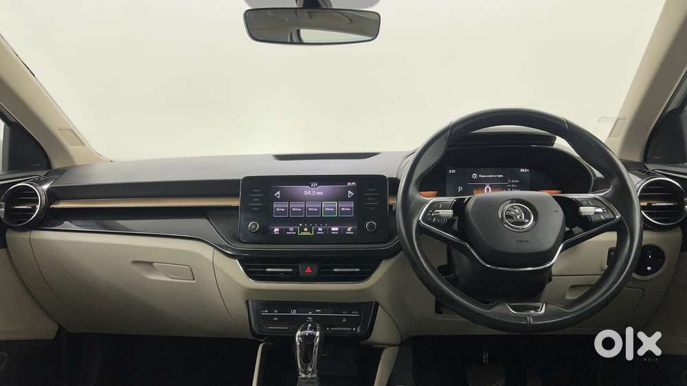 Skoda Slavia Style 1.0l Tsi At, 2022, Petrol