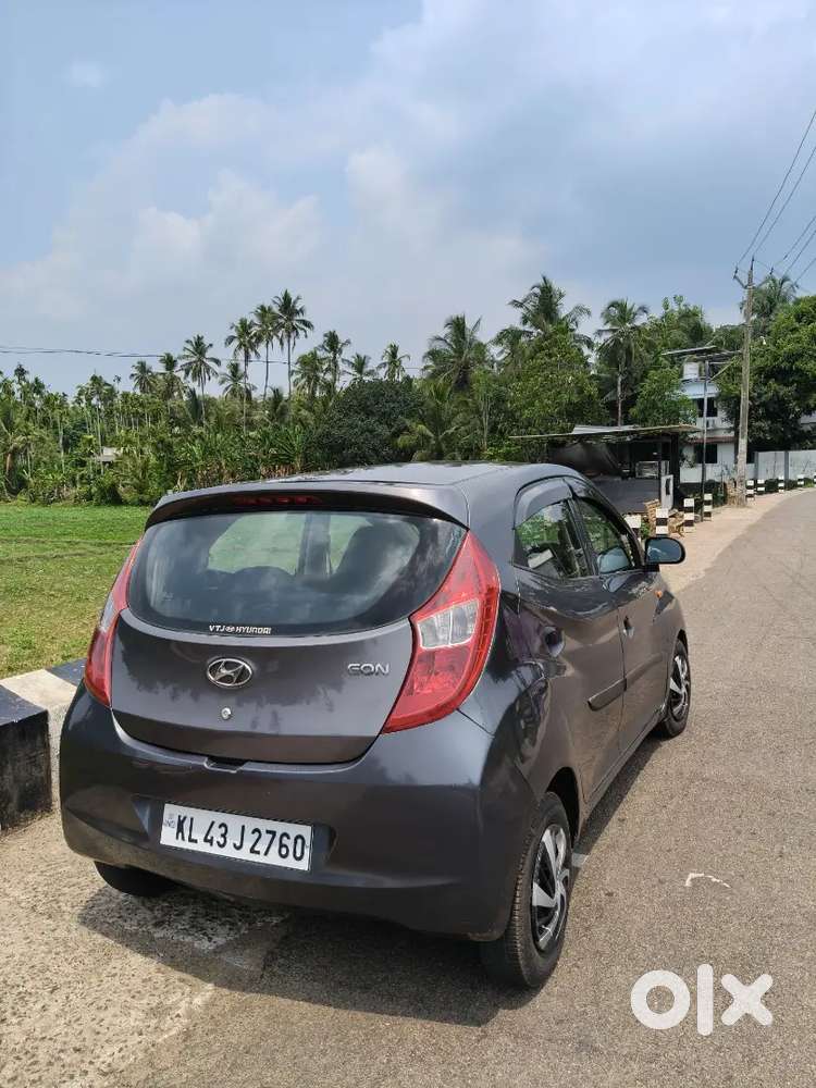 Hyundai Eon 2016 Petrol Well Maintained 3tyre Above 90%.