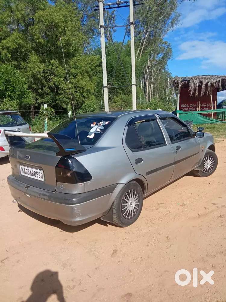 Ford Ikon 1.3 Clxi 2004 Variant