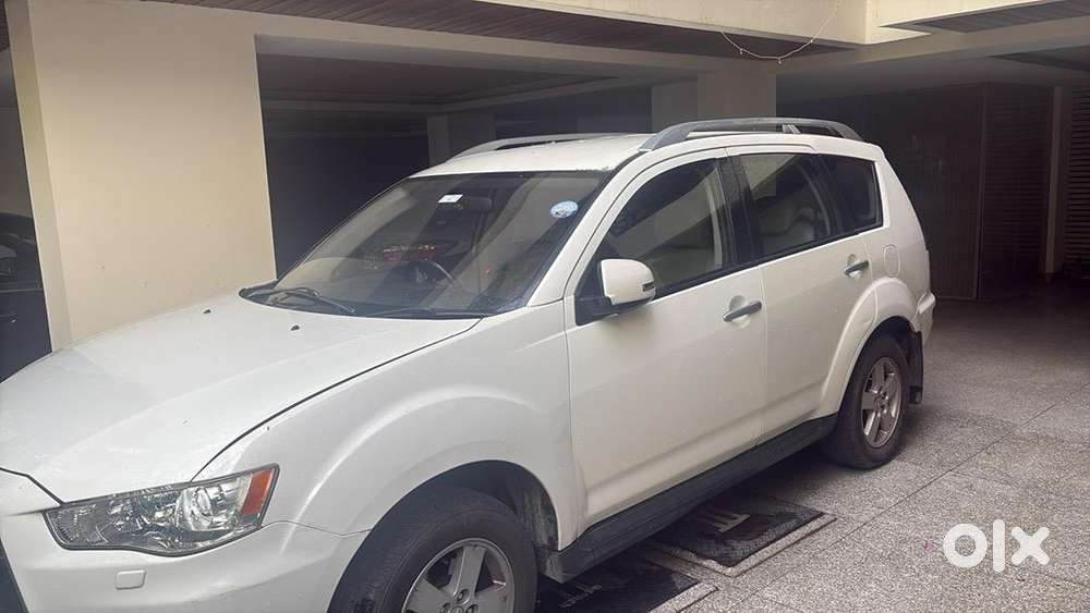 Mitsubishi Outlander 2011 Petrol Well Maintained