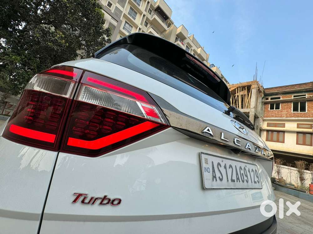 Hyundai Alcazar Platinum 7 Str 1.5 Turbo Petrol Adventure, 2023, Pet..