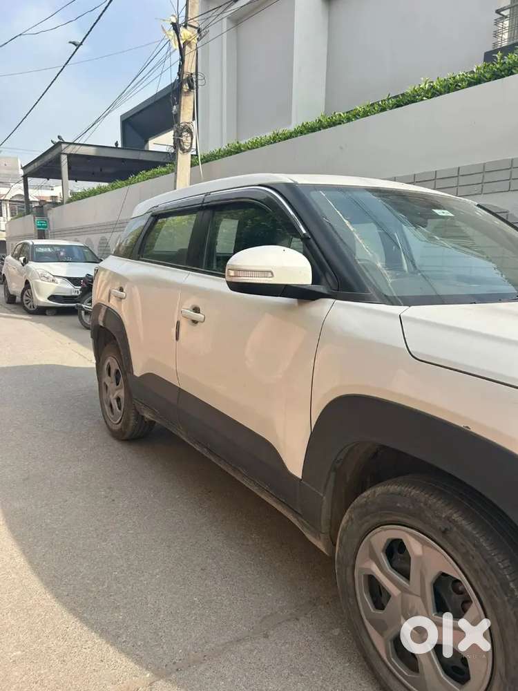 Maruti Suzuki Brezza 2023 Petrol 40000 Km Driven