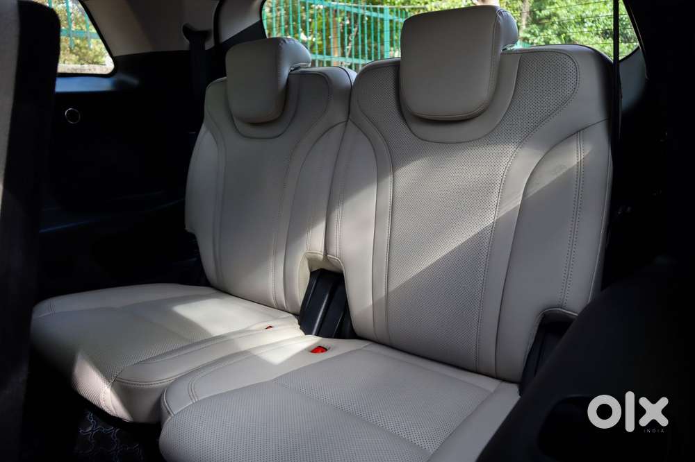 Mahindra Xuv700 2.0 Ax 7 Petrol At Luxury Pack Str, 2024, Petrol
