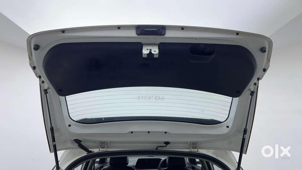 Hyundai New I20 1.2 Asta (o) Ivt, 2023, Petrol
