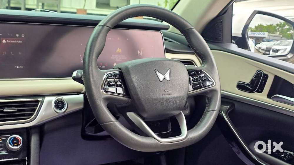 Mahindra Xuv700 2.2 Ax 7 Diesel Mt Str, 2025, Diesel