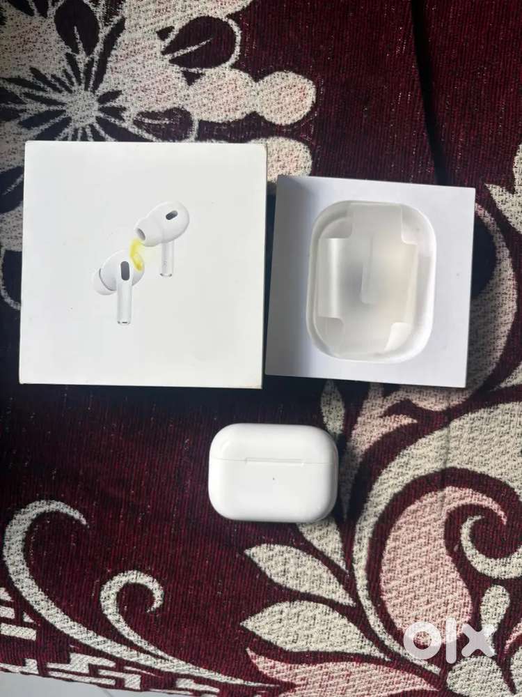 Airpods pro 2nd generation looks like very new less used