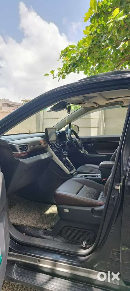 Toyota Innova Hycross 2023 Petrol Good Condition