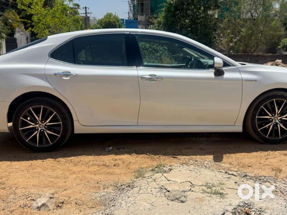 Toyota Camry Hybrid, 2023, Petrol