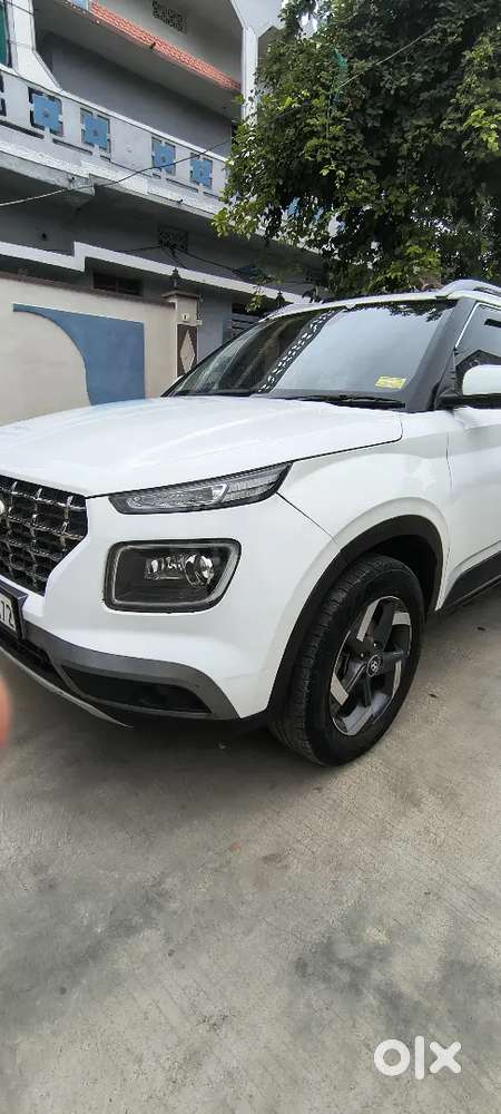 Hyundai Venue 2020 Diesel Good Condition.  Full Insurance Valid