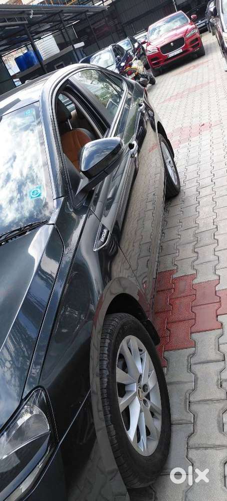 Skoda Slavia 1.0 Tsi Style, 2022, Petrol