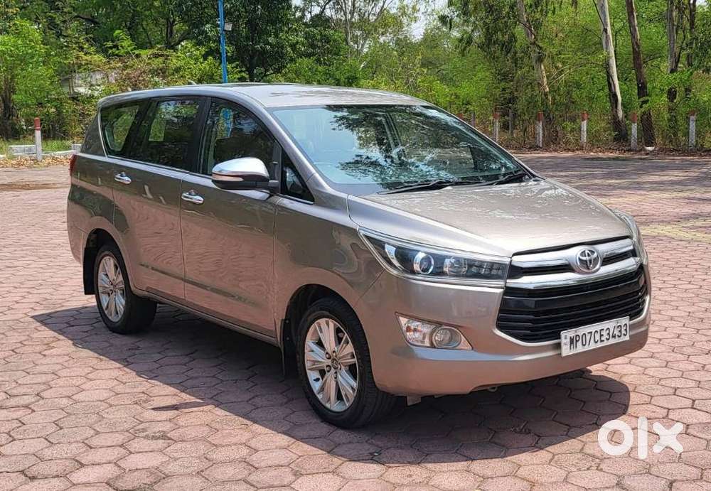 Toyota Innova Crysta 2.8 Zx At 7 Seater, 2016, Diesel