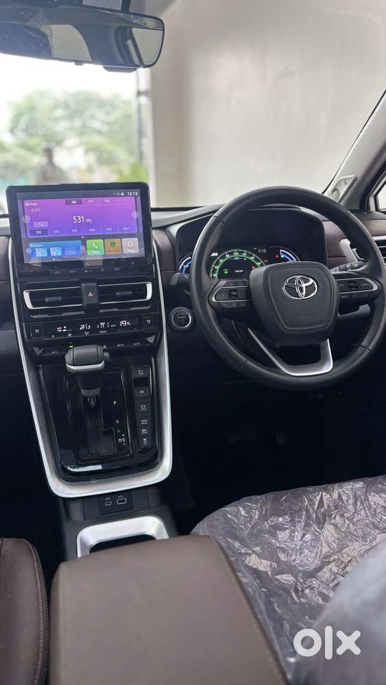 Toyota Innova Hycross 2.0 Zx (o) Hybrid 7 Str, 2025, Petrol