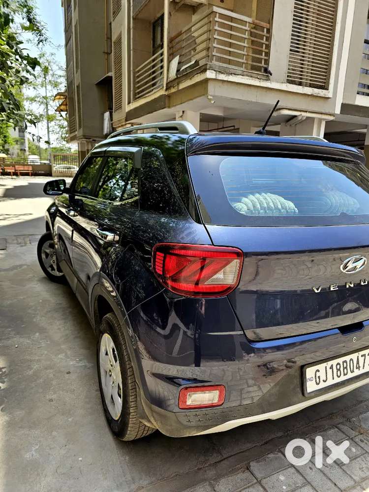 Hyundai Venue 2022 Petrol Well Maintained