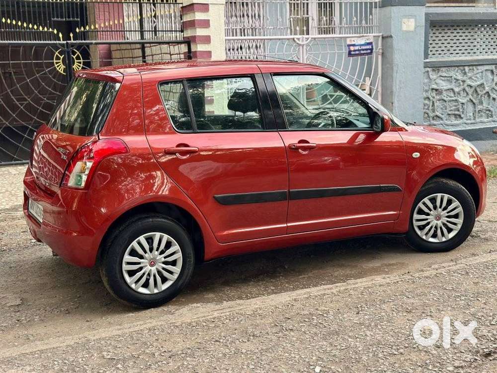 Maruti Suzuki Swift 1.2 Vxi (o), 2011, Petrol