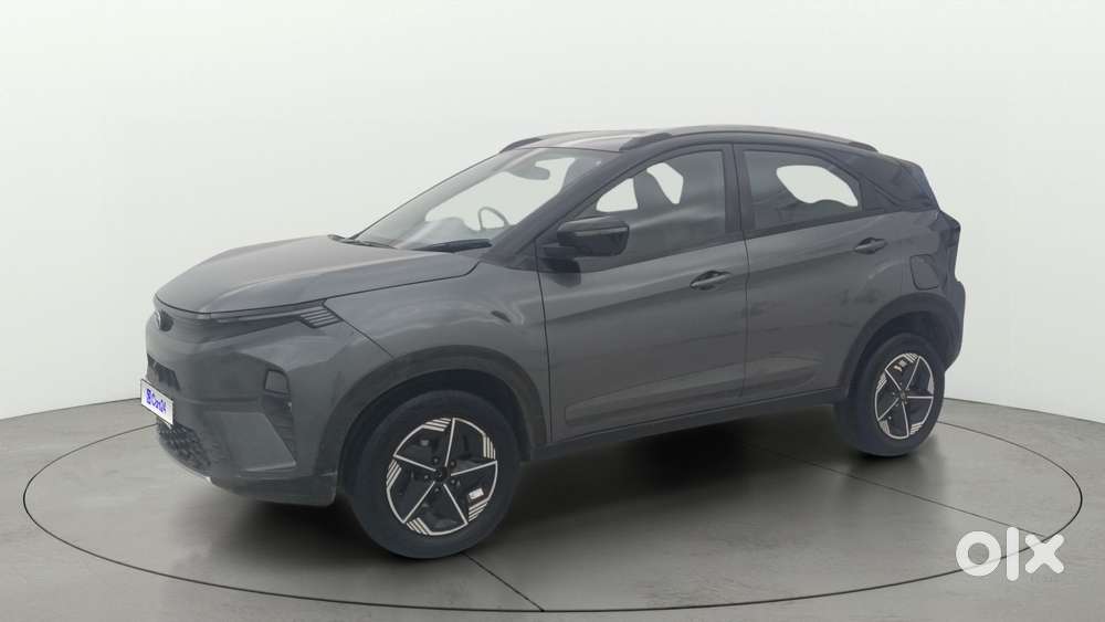 Tata Nexon Fearless Plus S Purple 1.5 Revotorq Diesel 6amt Dual Tone..