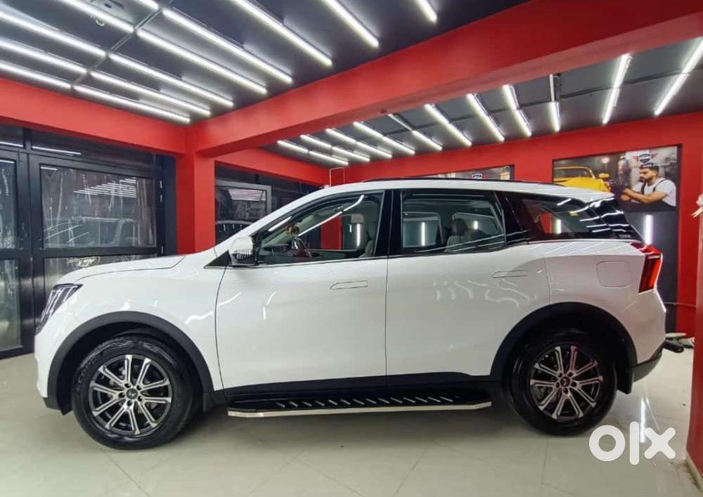 Mahindra Xuv700 Ax7 Petrol Mt (2022) - 20,000 Km