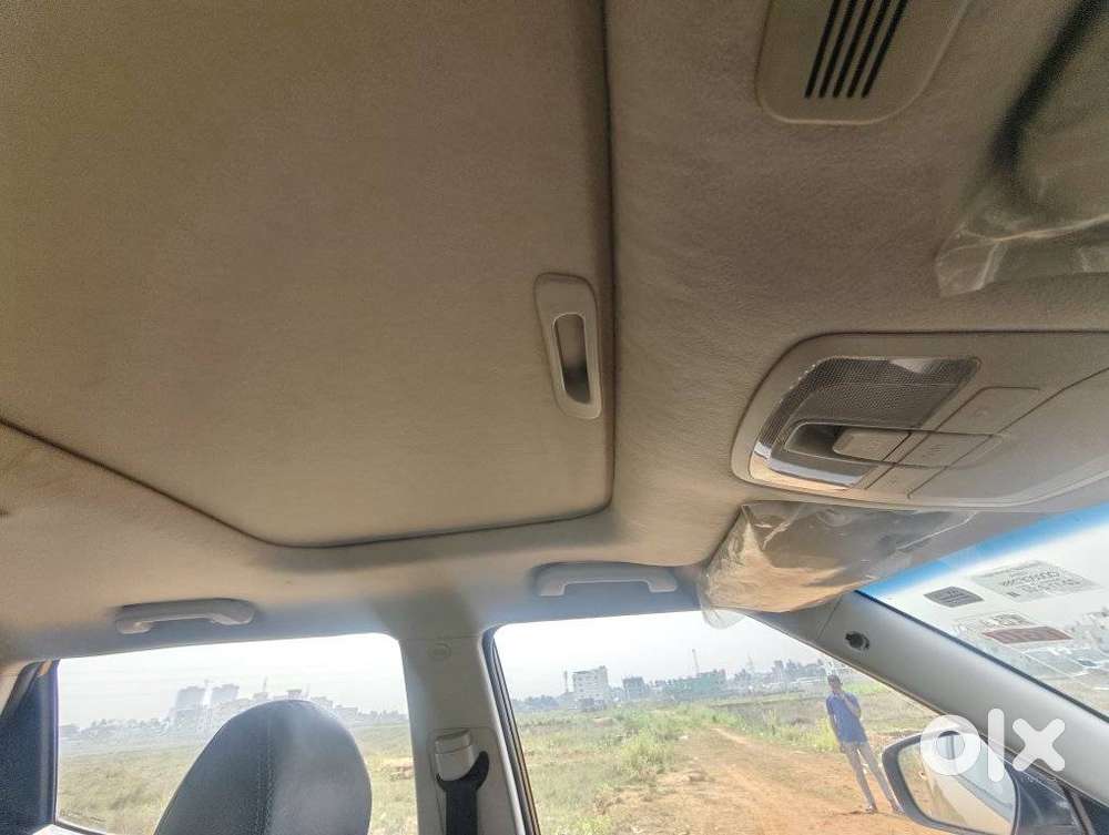 Mahindra Xuv300 W8 Option Dual Tone, 2022