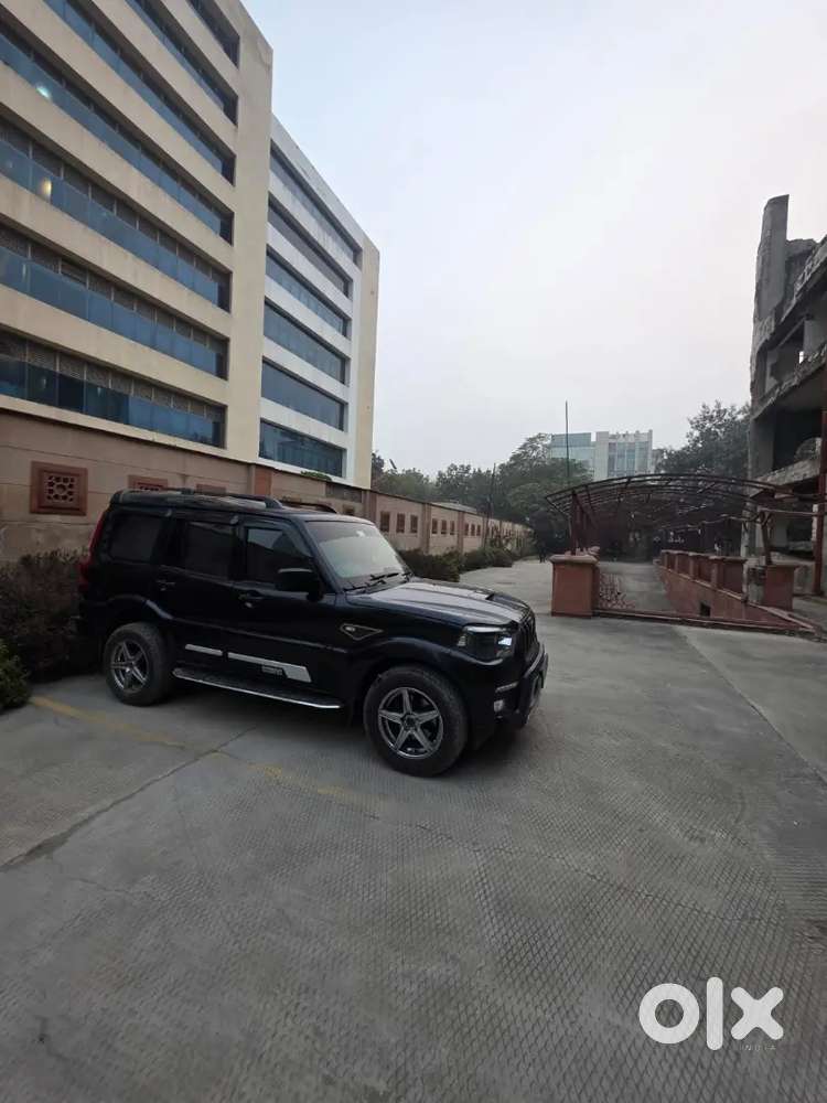 Mahindra Scorpio 2024 Manual Diesel Classic Black