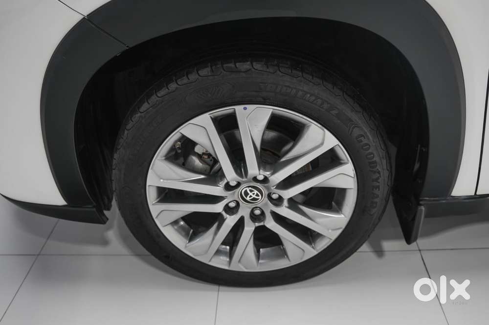 Toyota Innova Hycross 2.0 Zx Hybrid 7 Str, 2023, Petrol