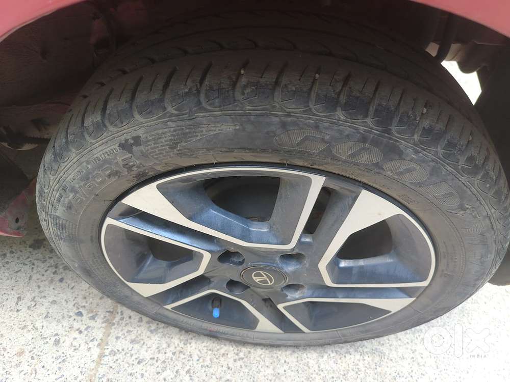 Tata Tiago 1.2 Revotron Xza, 2018, Petrol