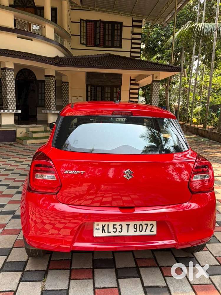 Maruti Suzuki New-gen Swift 2022 Petrol 12010 Km Driven