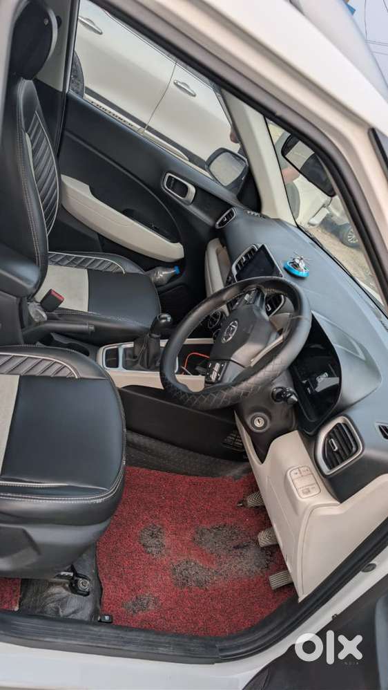 Hyundai Venue Petrol 2024