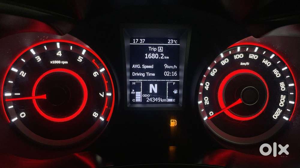 Mahindra Xuv300 W8, 2022, Petrol