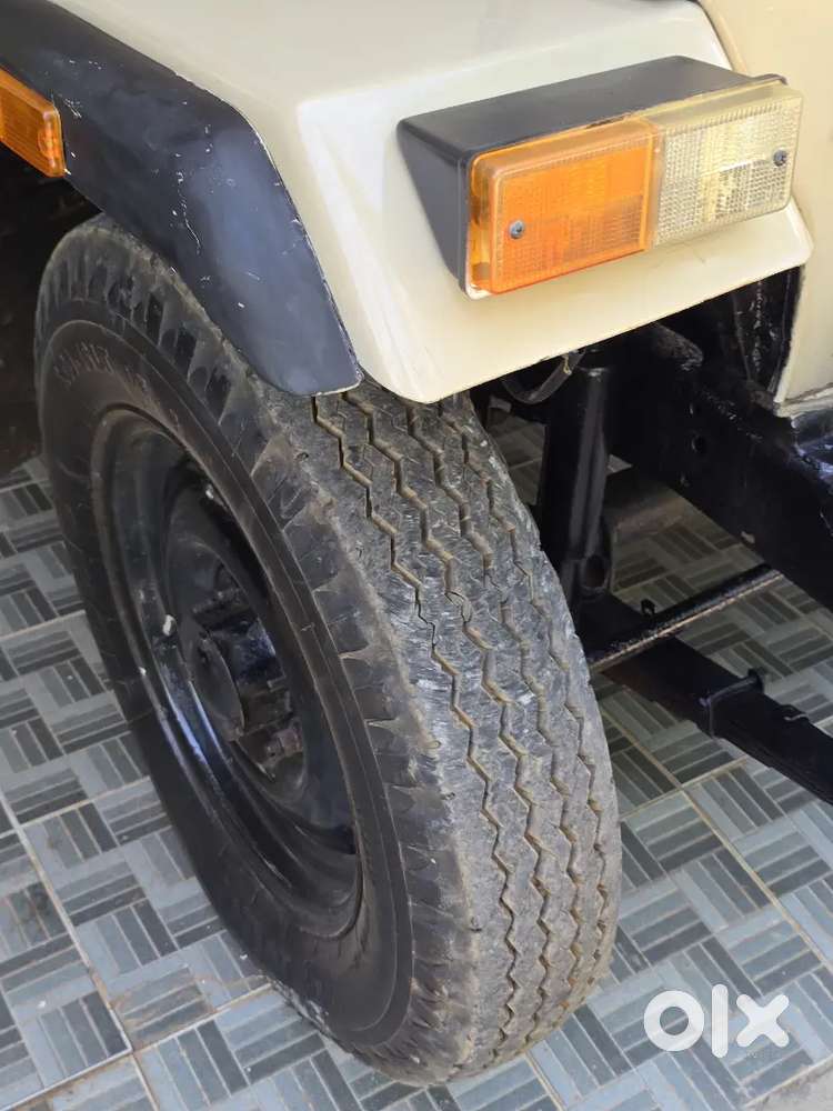 1993 Mahindra Jeep
