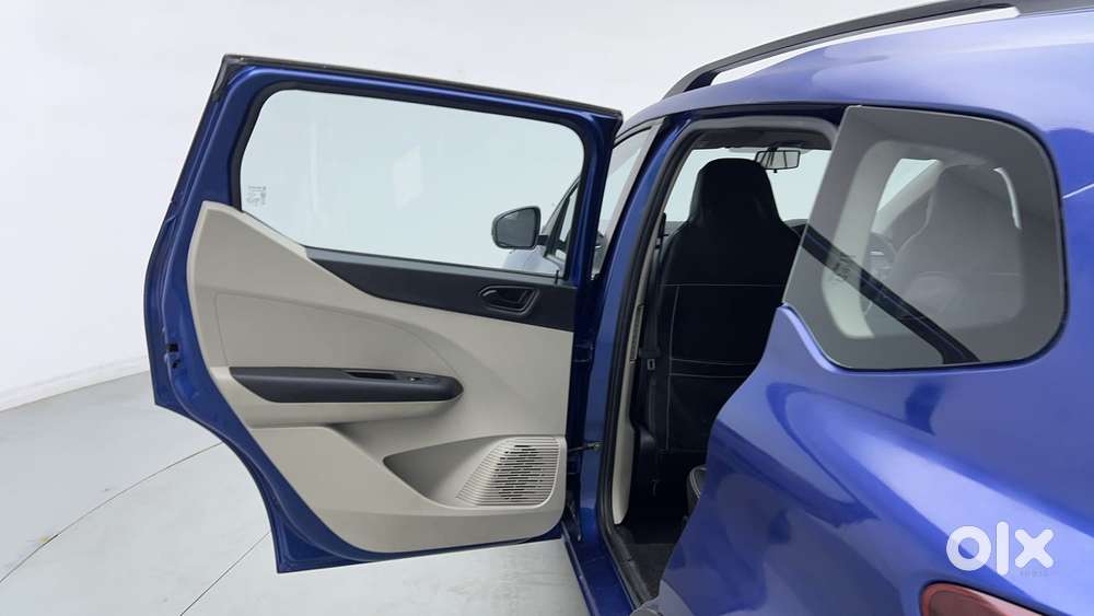 Renault Triber Rxt, 2022, Petrol