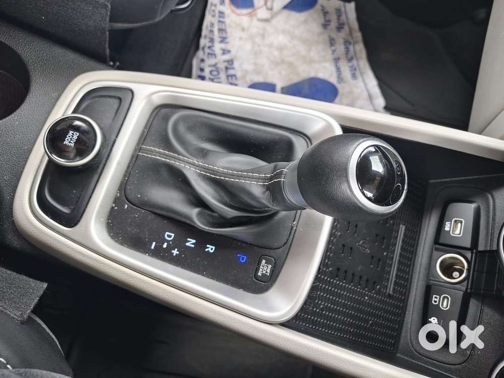 Hyundai Venue 1.0 Sx (o) Turbo Dct, 2023, Petrol