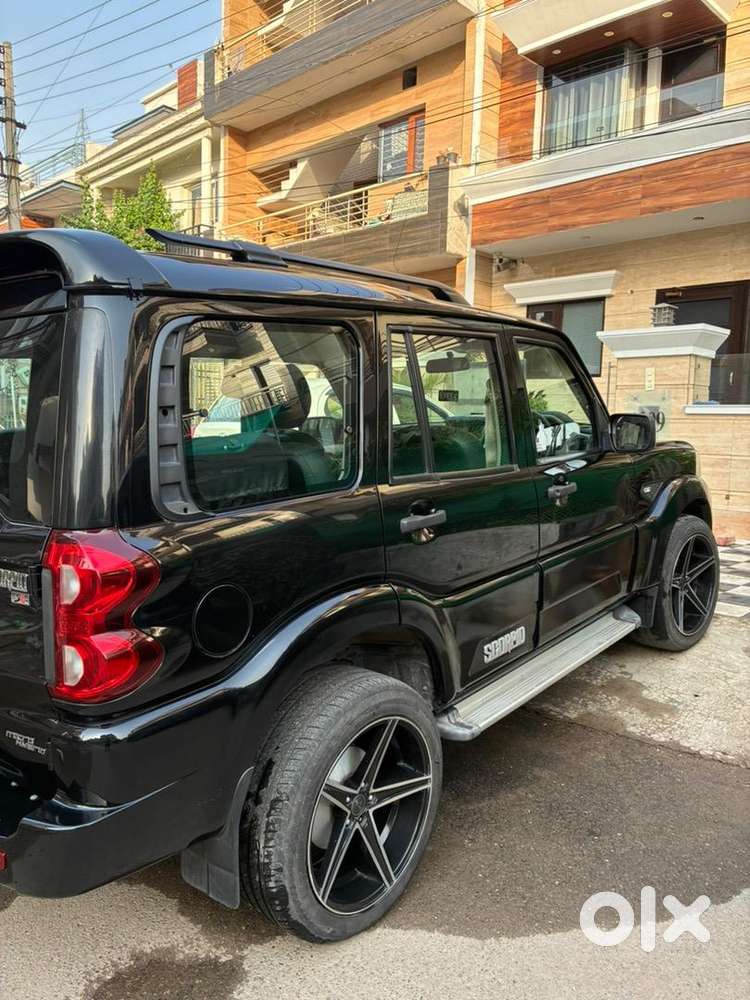 Mahindra Diesel 2021 Car