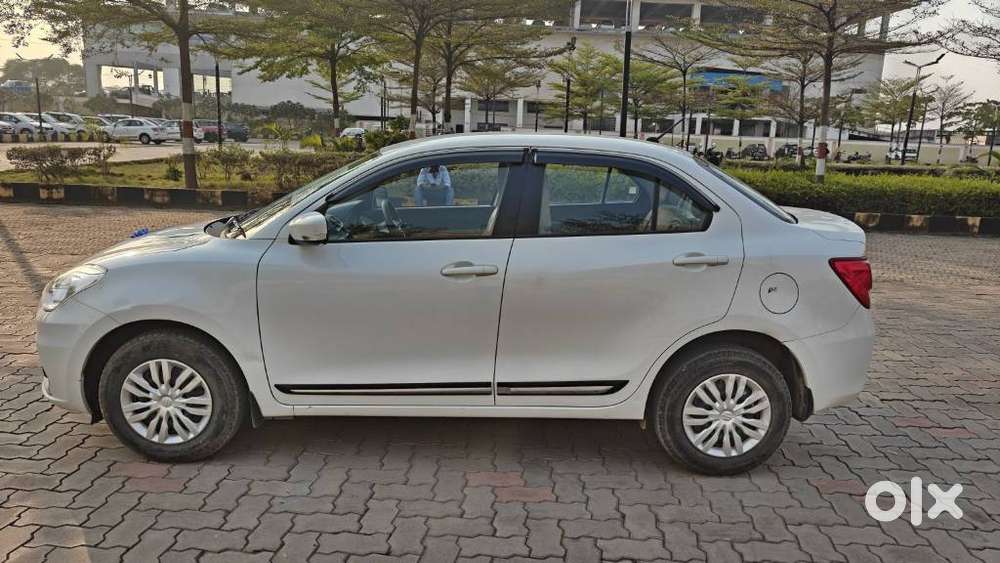 Maruti Suzuki Dzire Vxi Ags, 2022, Petrol