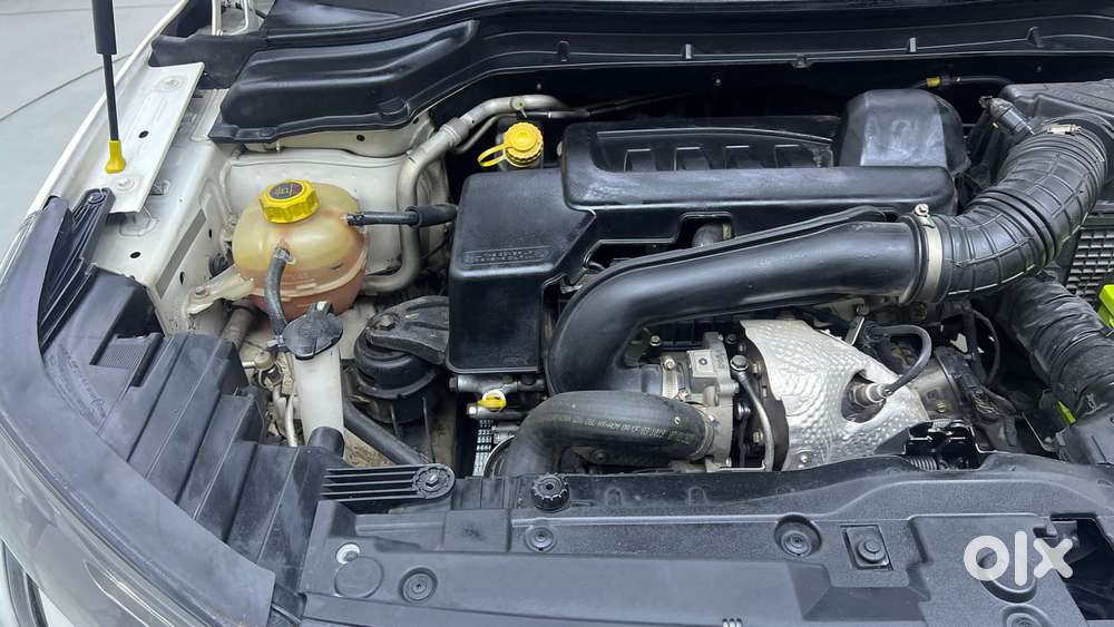 Mahindra Xuv300 W8 Option Diesel, 2022, Diesel