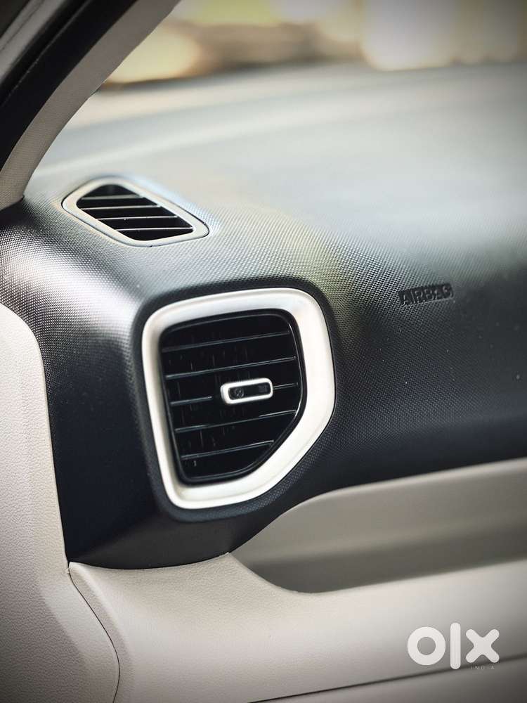 Hyundai Venue S (o) 1.2 Petrol Knight Edition, 2023, Petrol