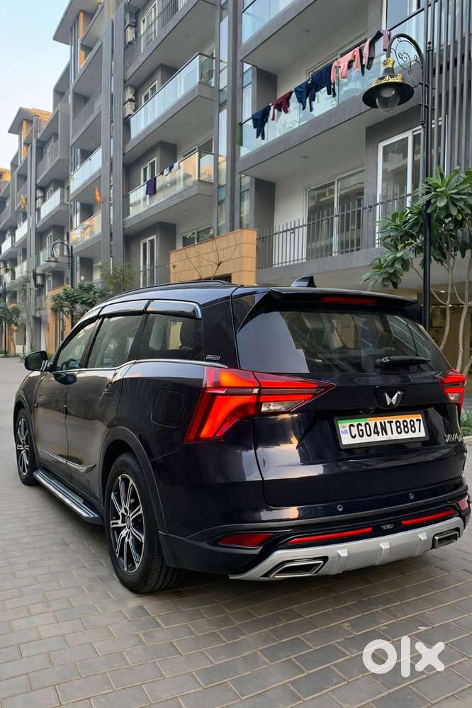 Mahindra Xuv700 2.0 Ax 7 Petrol Mt Str, 2022, Petrol