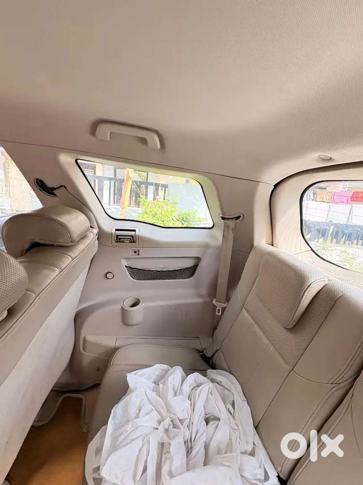 Mahindra Xuv500 2018  W10