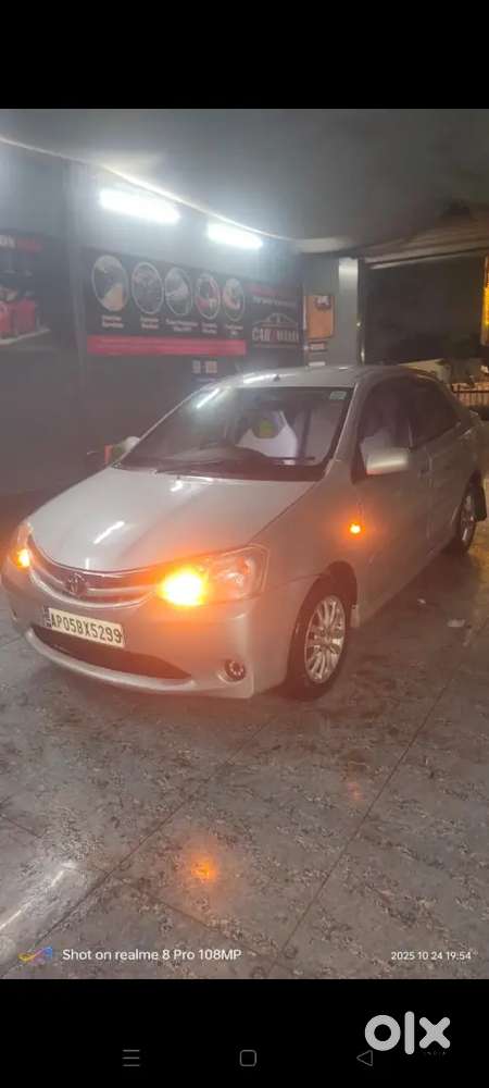 Toyota Etios 2011 Petrol 85000 Km Driven