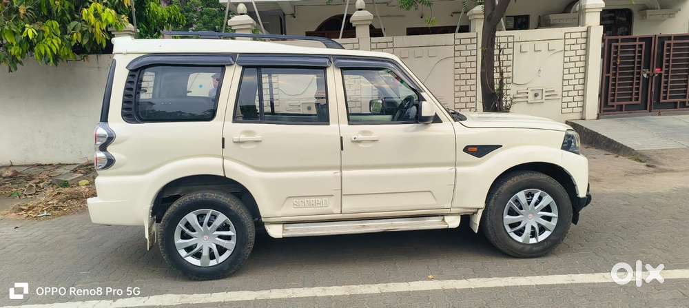 Mahindra Scorpio S4, 2016, Diesel