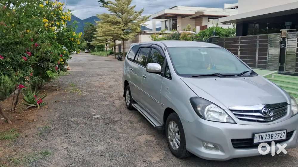 Toyota Innova 2011 Diesel Well Maintained