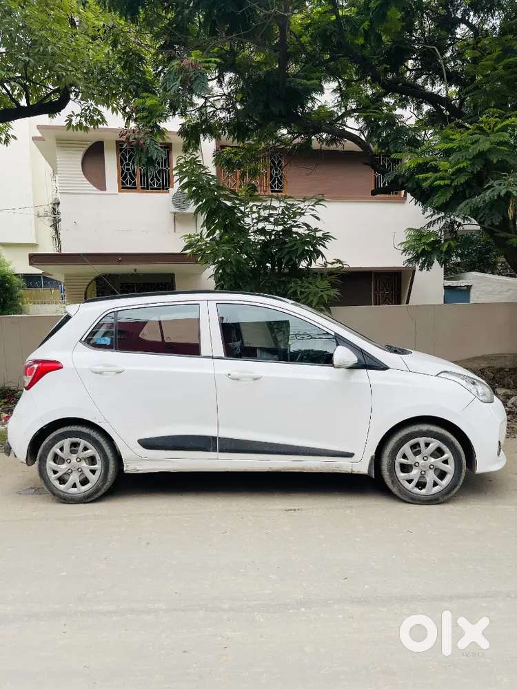 Hyundai Grand I10 Sportz 2017 Petrol ( Mint Condition)