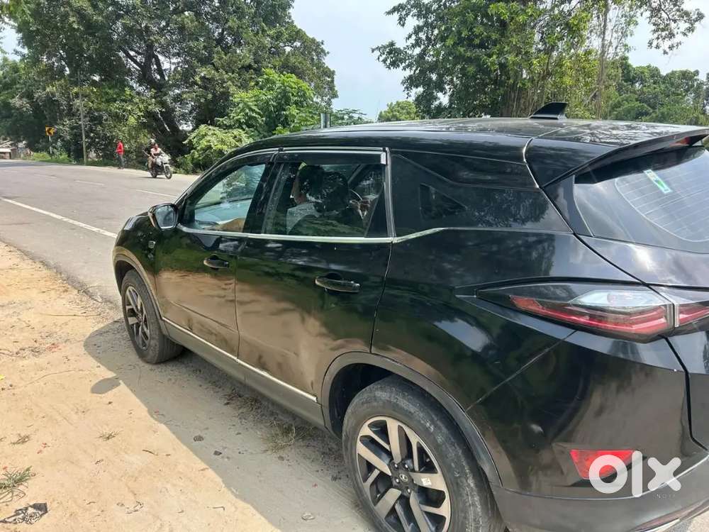 Tata Harrier Diesel  With Sunroof 2.0 2022 Jet Black Color 2nd Owner