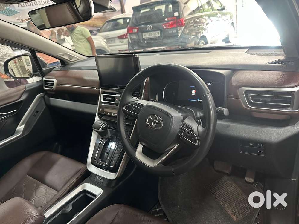 Toyota Innova Hycross 2.0 Zx (o) Hybrid 7 Str, 2024, Petrol