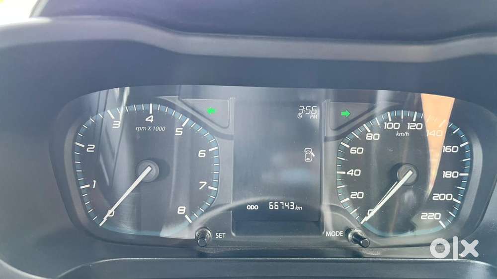 Tata Altroz, 2021, Petrol