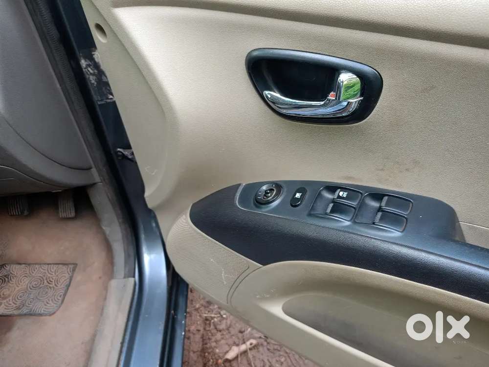 Hyundai I10 Sportz Petrol 2011