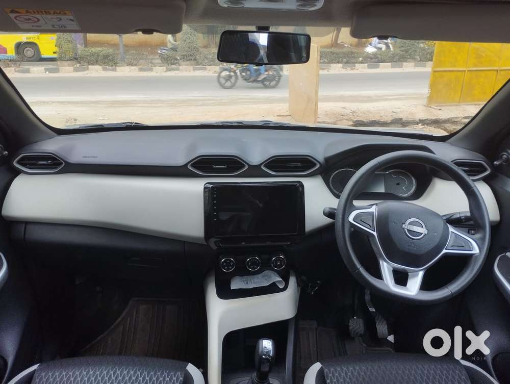 Nissan Magnite Kuro Edition Petrol Amt, 2024, Petrol