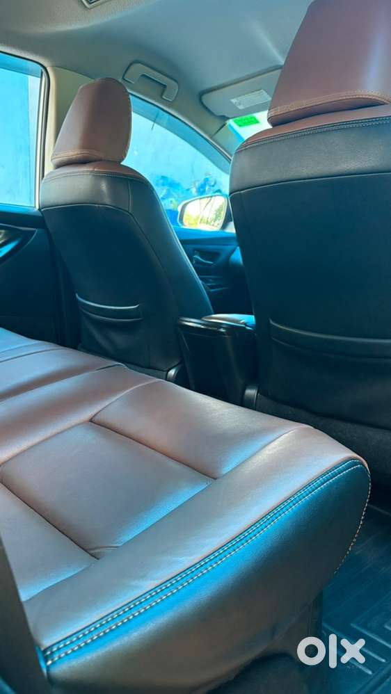 Company Service Automatic Toyota Innova Crysta 2017