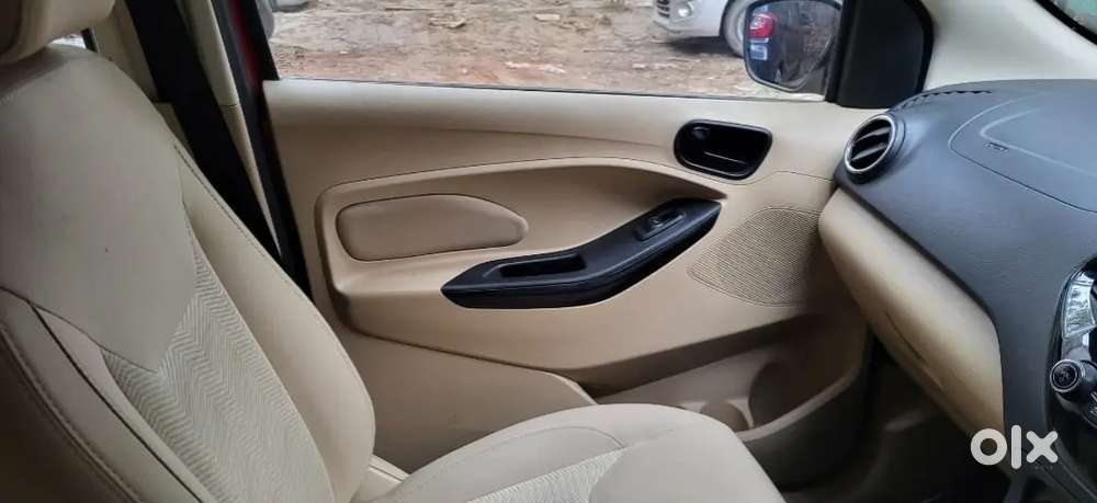 Ford Figo Aspire Petrol Cng On Papper
Running: 60000 Km.