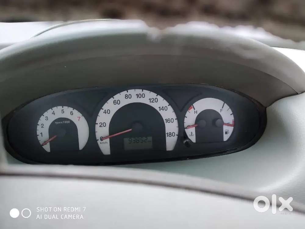 Mahindra Quanto 1.5 C8 2012