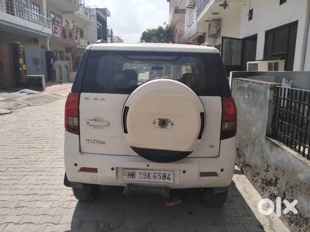 Mahindra Tuv 300 2015 Diesel Well Maintained